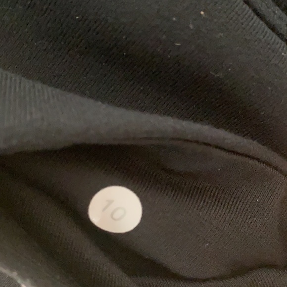 Lululemon Leggings with Cute Frill - Picture 3 of 4